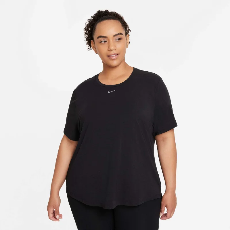 Nike | Women's Dri-FIT ONE Standard Fit Short-Sleeve Top (Plus Size)